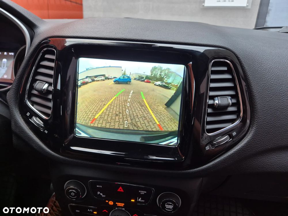 Jeep Compass 2.0 MJD Night Eagle 4WD S&S - 29