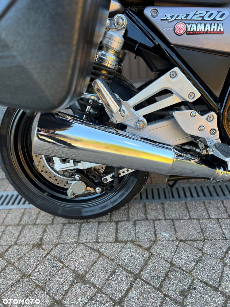 Yamaha XJR - 11
