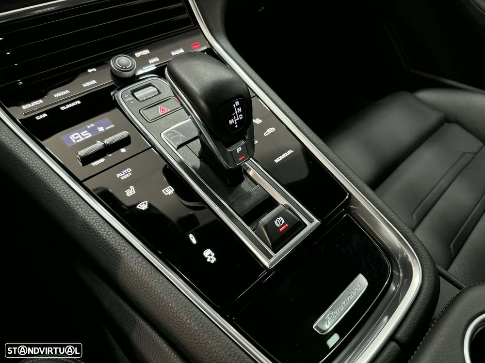 Porsche Panamera Sport Turismo 4 E-Hybrid - 21