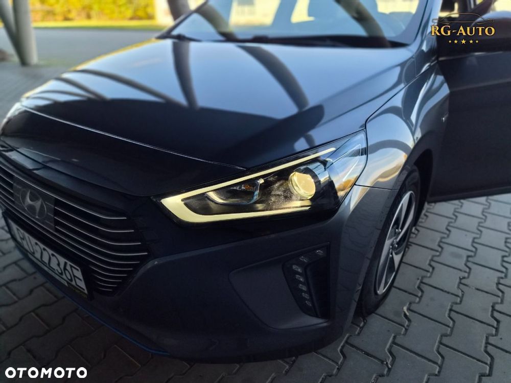 Hyundai IONIQ - 17