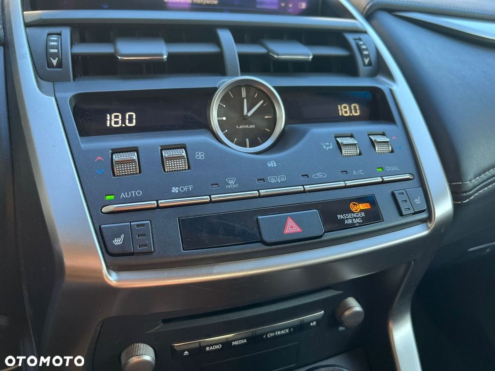 Lexus NX 300 Comfort AWD - 22