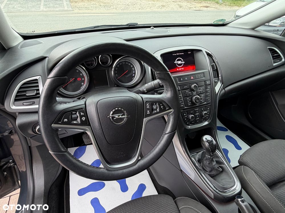 Opel Astra 1.4 Turbo Exklusiv - 26