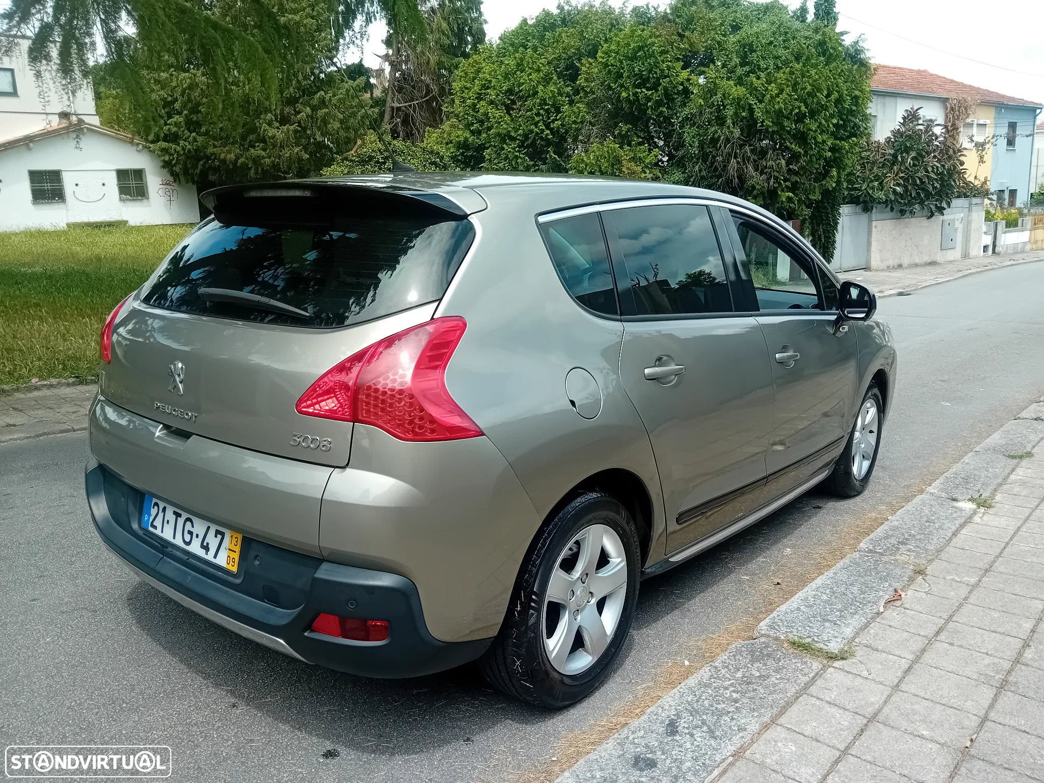 Peugeot 3008 2.0 HDi Hybrid4 102g - 29