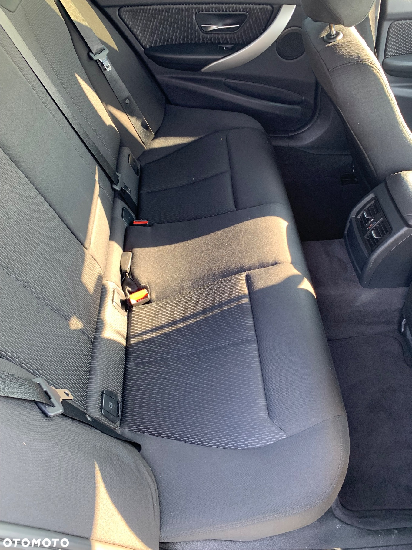 BMW Seria 3 318d - 14