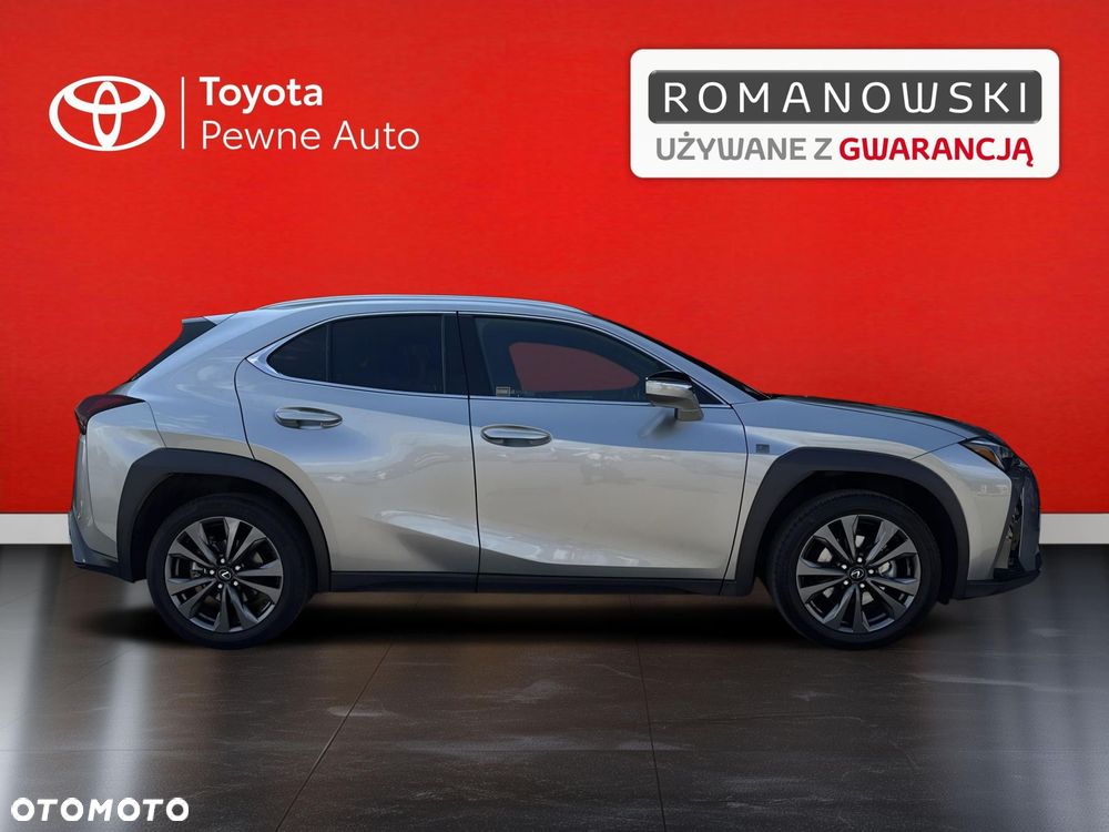 Lexus UX 300h F Sport Design - 5