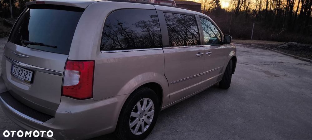 Chrysler Town & Country 3.6 Limited - 6