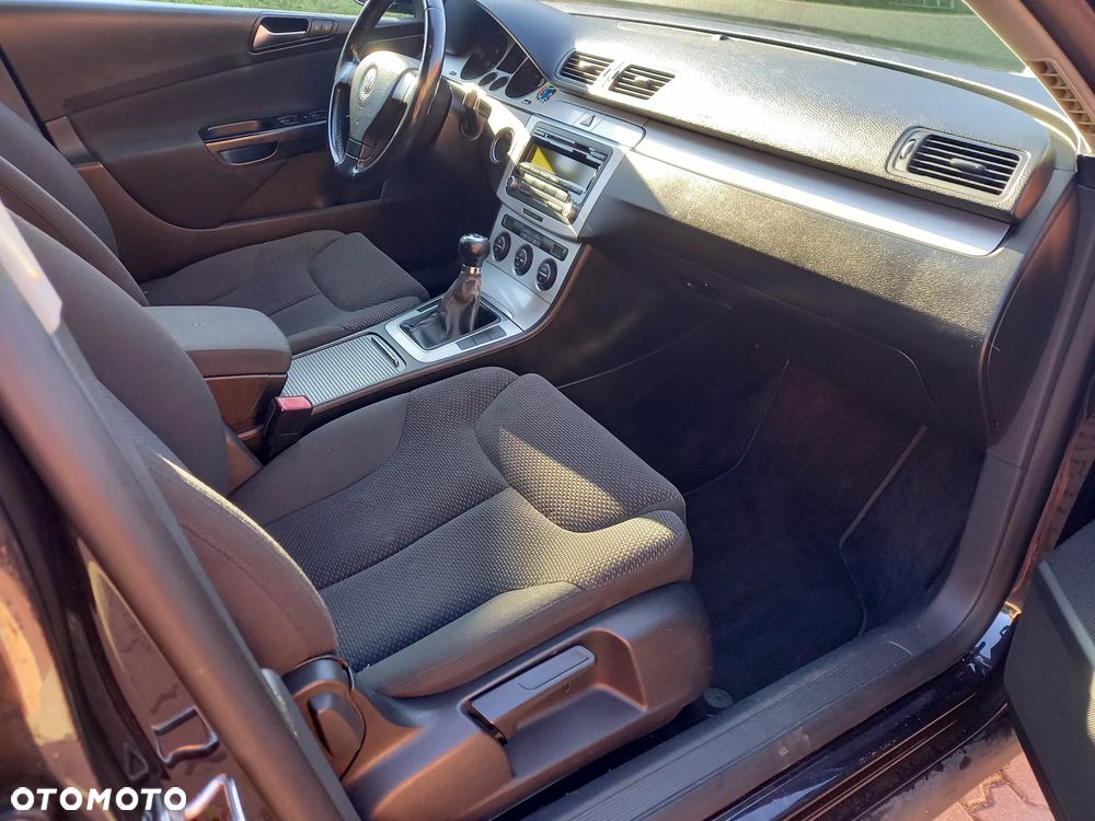 Volkswagen Passat 2.0 TDI DPF Comfortline - 9