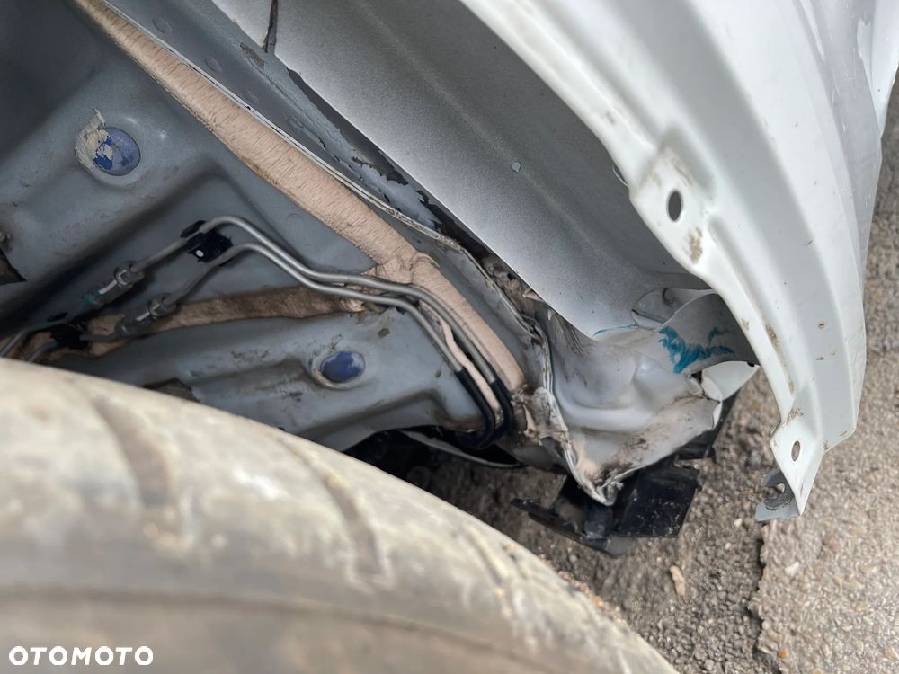 Tesla Model Y Long Range Dual Motor AWD - 35