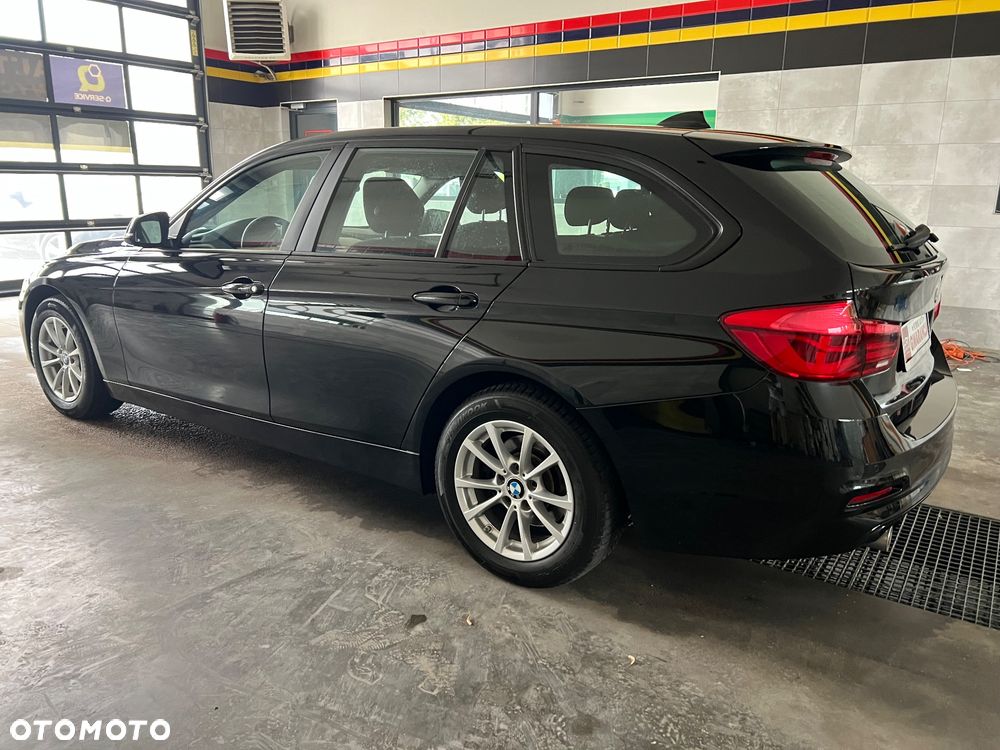 BMW Seria 3 318d xDrive - 11