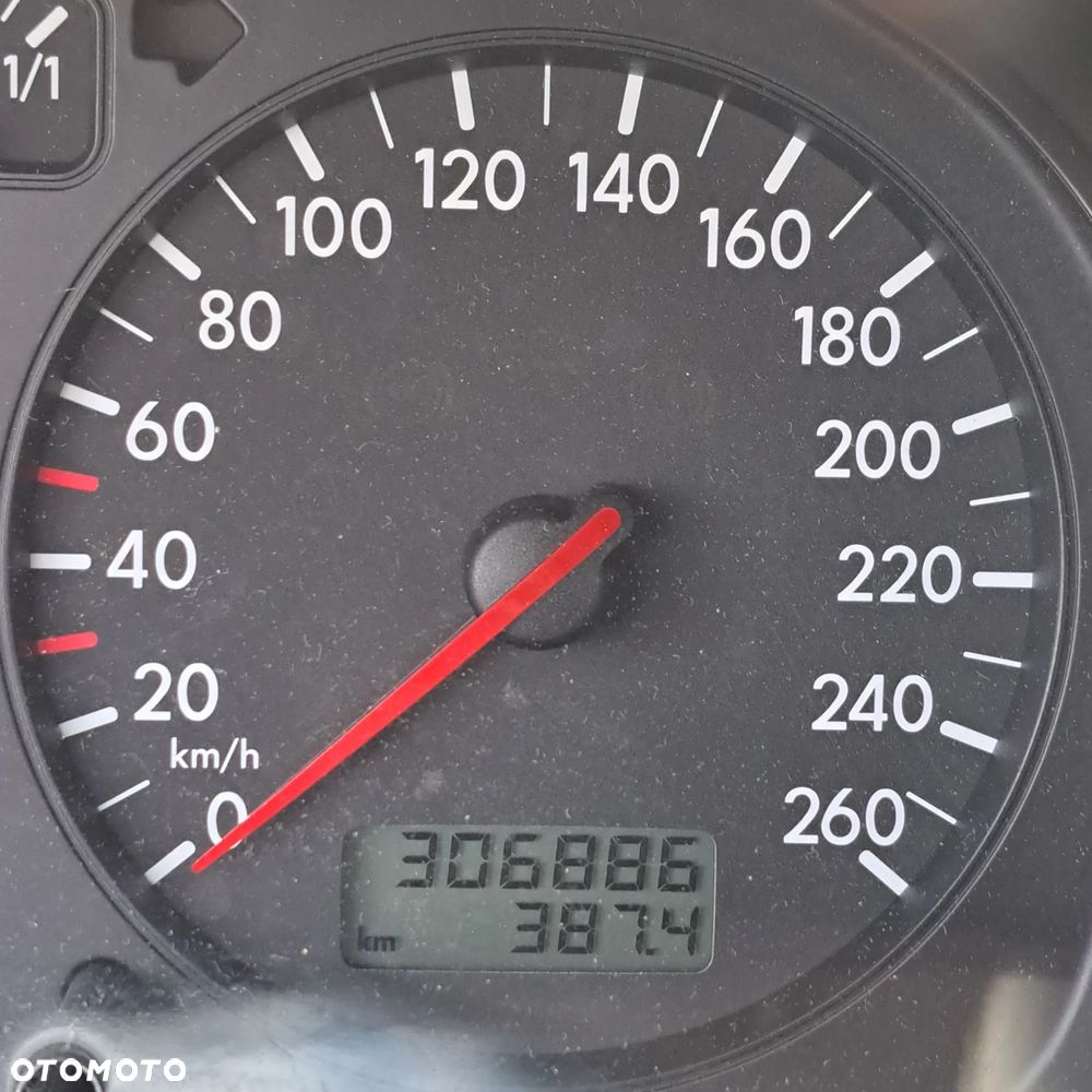 Volkswagen Golf - 8
