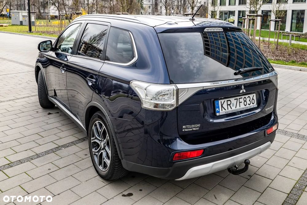 Mitsubishi Outlander 2.0 Instyle Navi 4WD CVT - 6