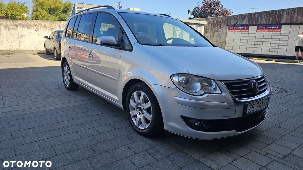 Volkswagen Touran - 8