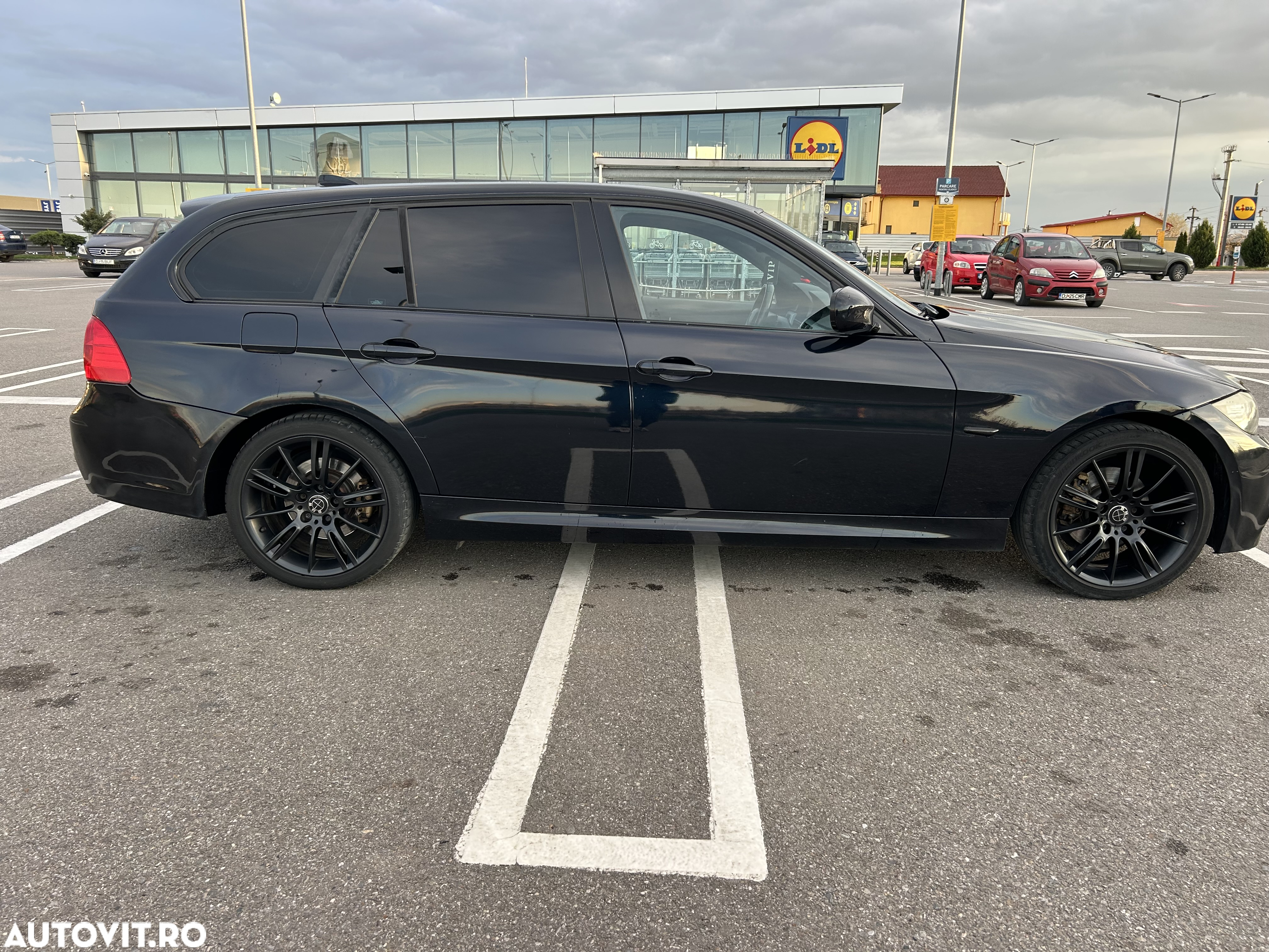 BMW Seria 3 320d xDrive DPF Touring Aut. - 2