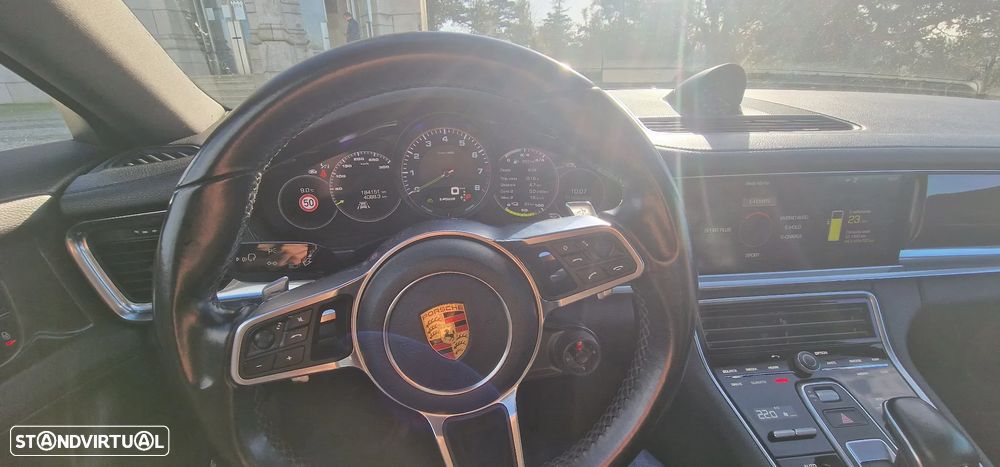 Porsche Panamera 4 E-Hybrid - 10