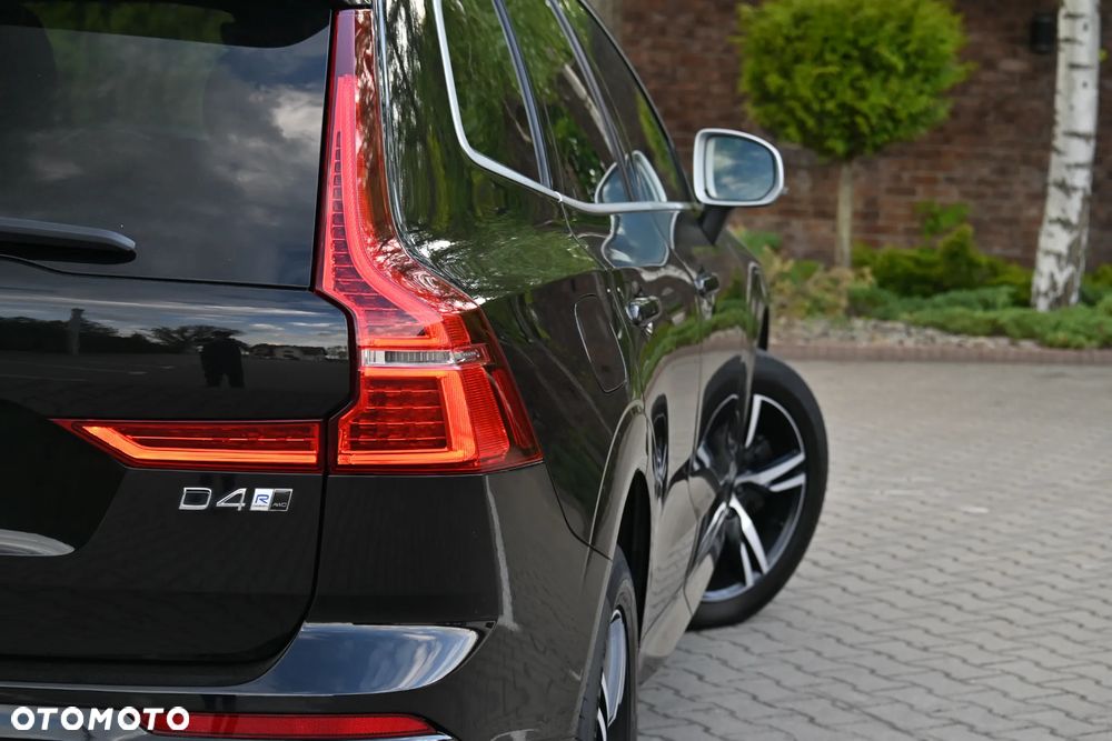 Volvo XC 60 D5 SCR AWD R-Design - 19