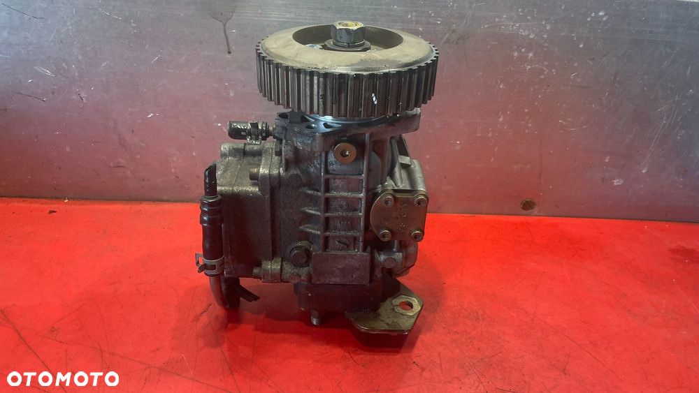 Pompa wtryskowa Volkswagen Golf IV 1.9TDI 038130107D - 3