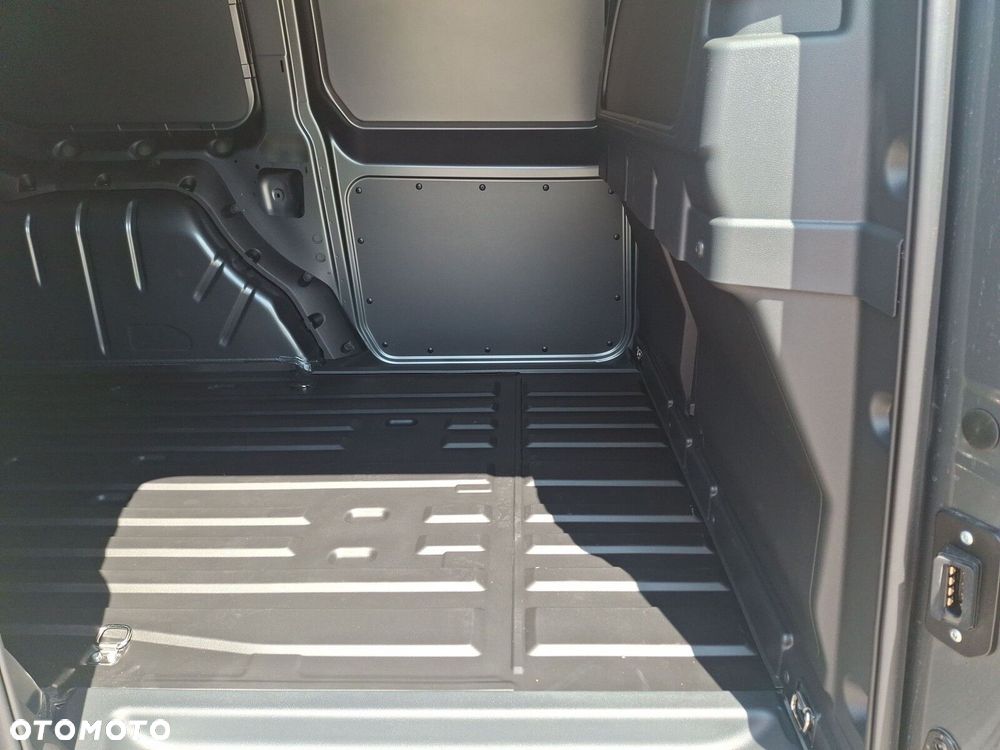 Volkswagen Caddy Maxi Cargo 2.0 TDI 122 KM DSG - 41