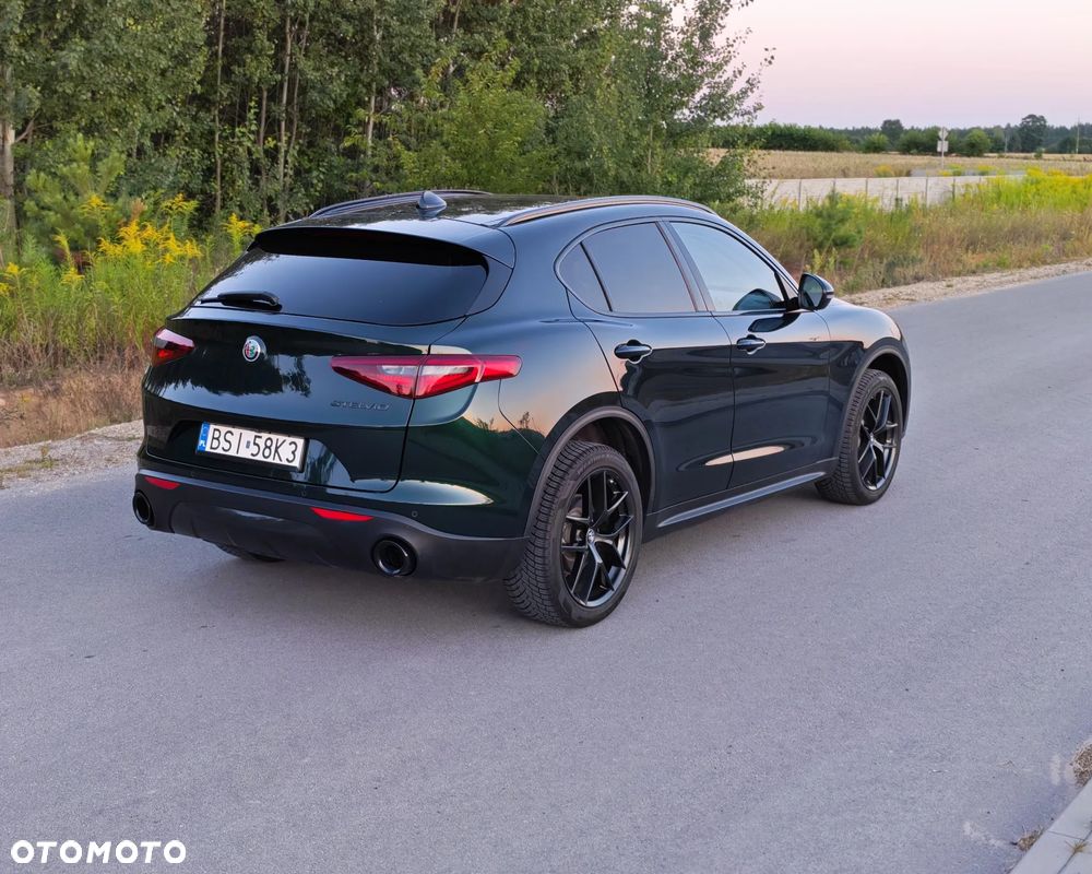 Alfa Romeo Stelvio - 12