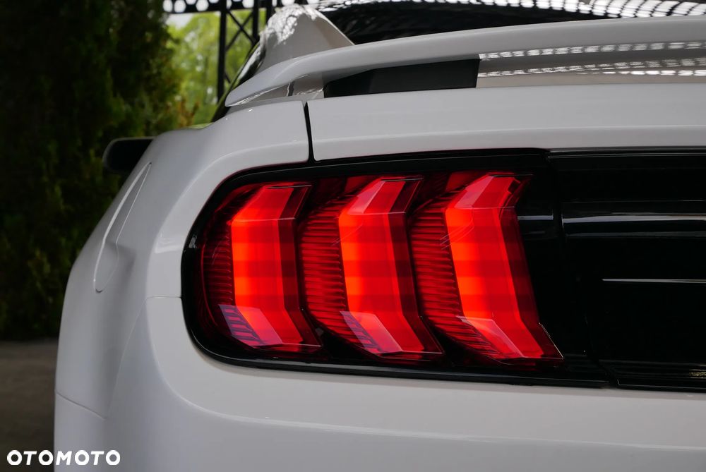 Ford Mustang - 33