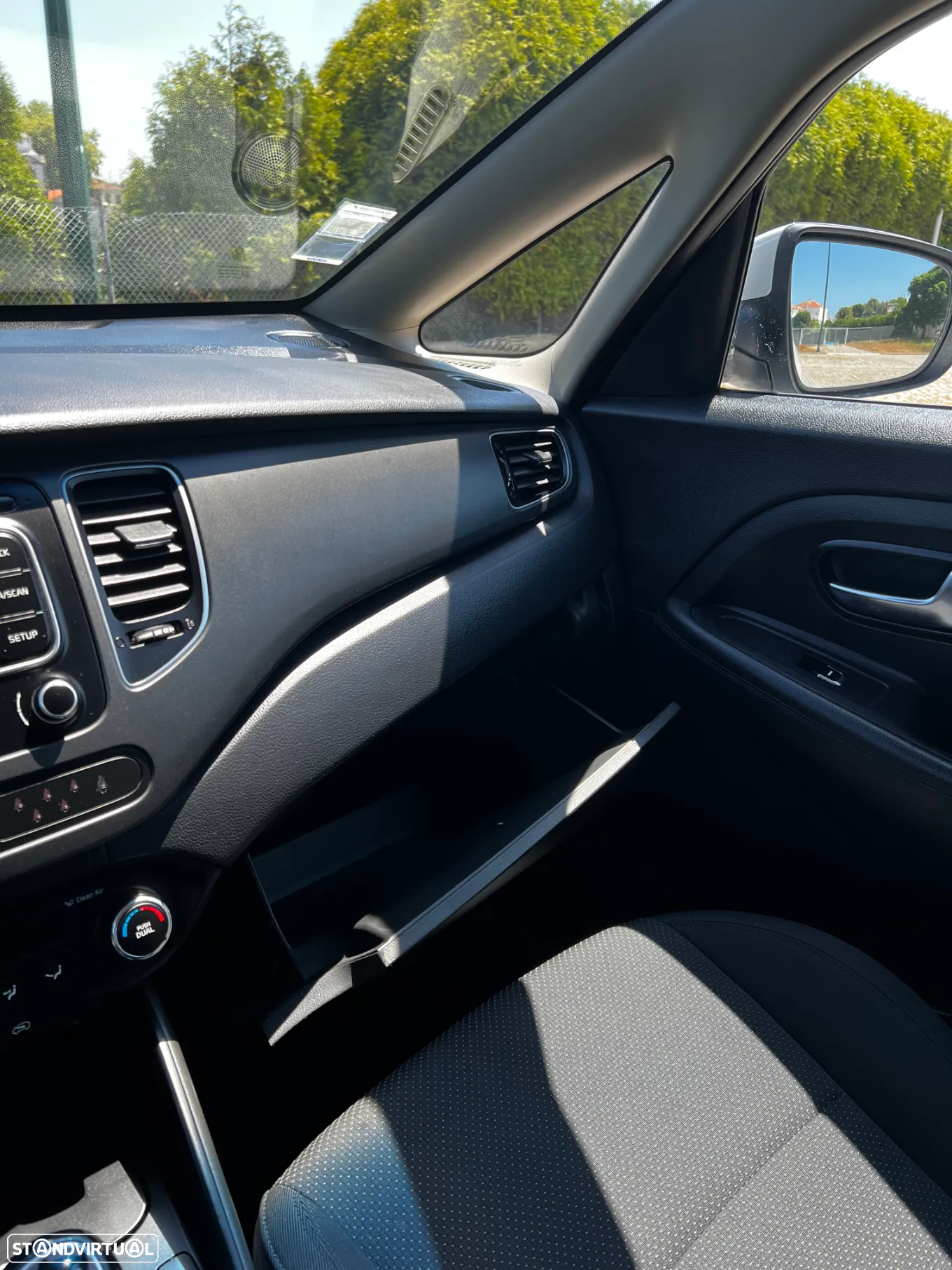 Kia Carens 1.7 CRDi ISG TX - 21