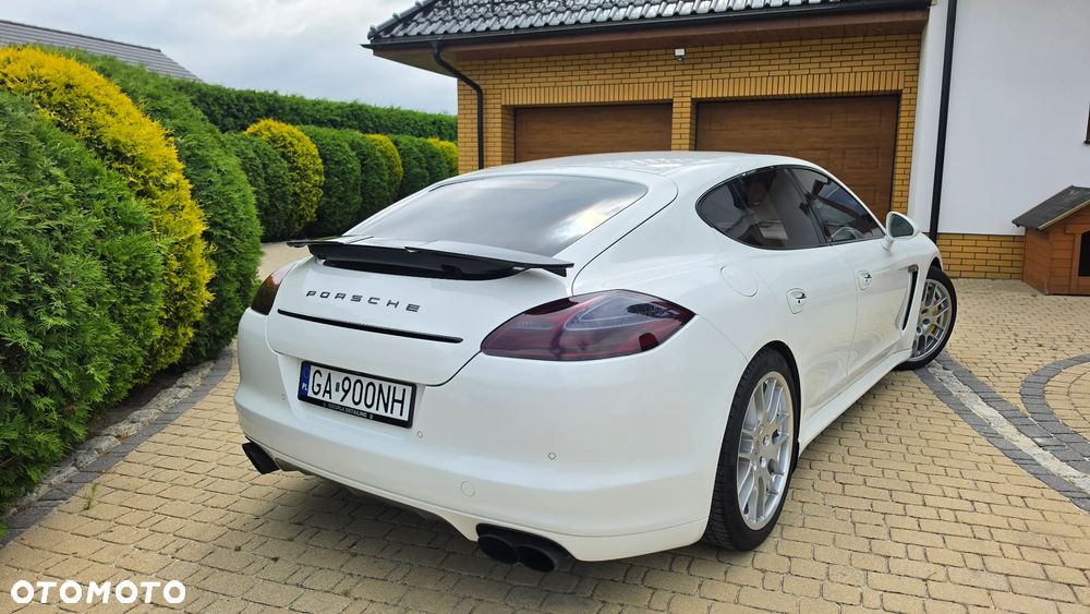 Porsche Panamera - 17