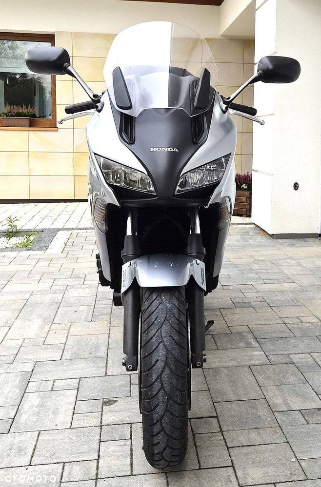Honda CBF - 8