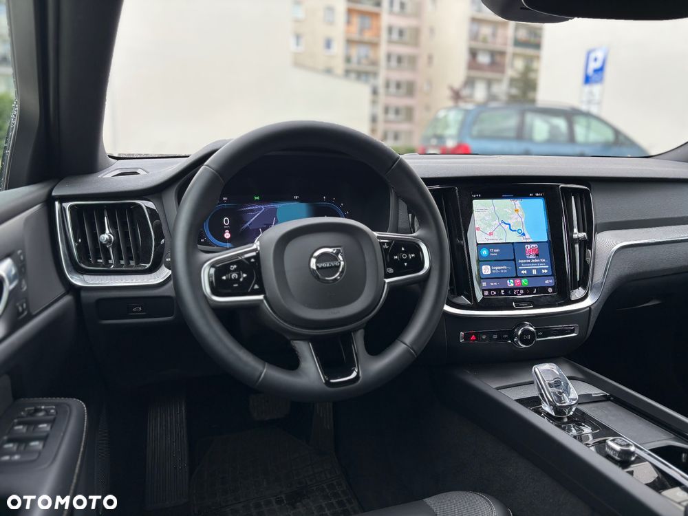 Volvo V60 B4 B DKG Plus Dark - 8