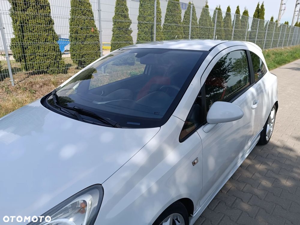 Opel Corsa 1.6 Turbo GSi - 18