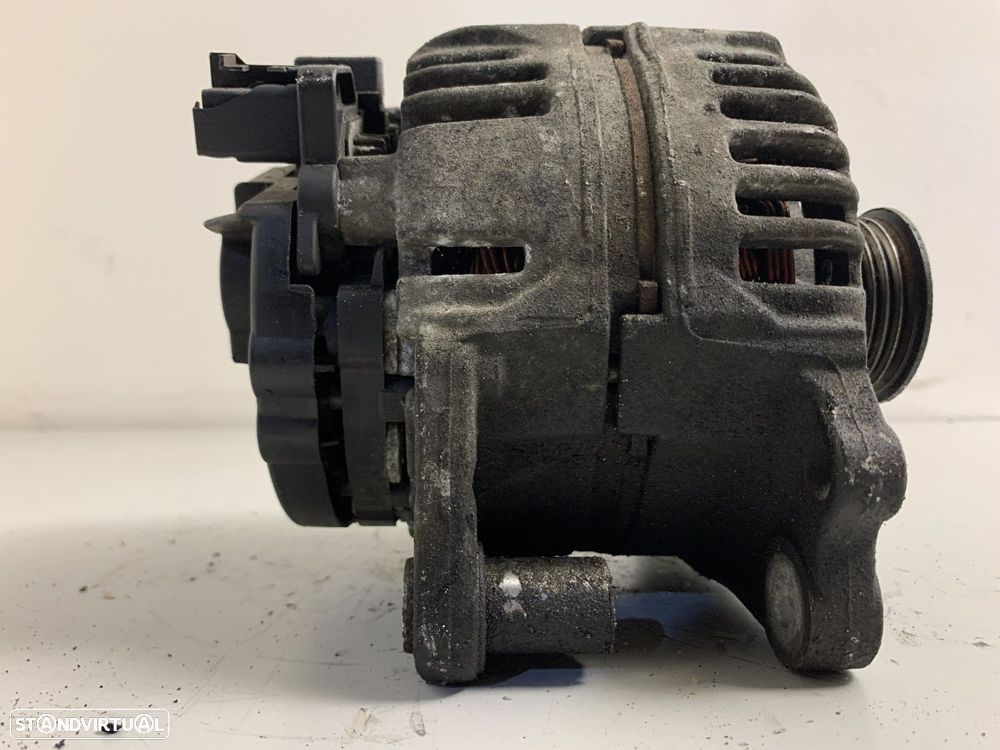 Alternador AUDI A3 (8P1) 1.6 FSI 2003 - 2007 REF. 03C903023D MOTOR BLF - 2