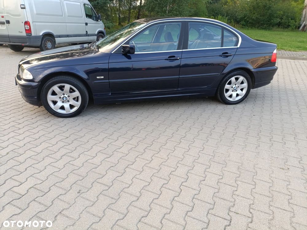 BMW Seria 3 320i Edition Exclusive - 12