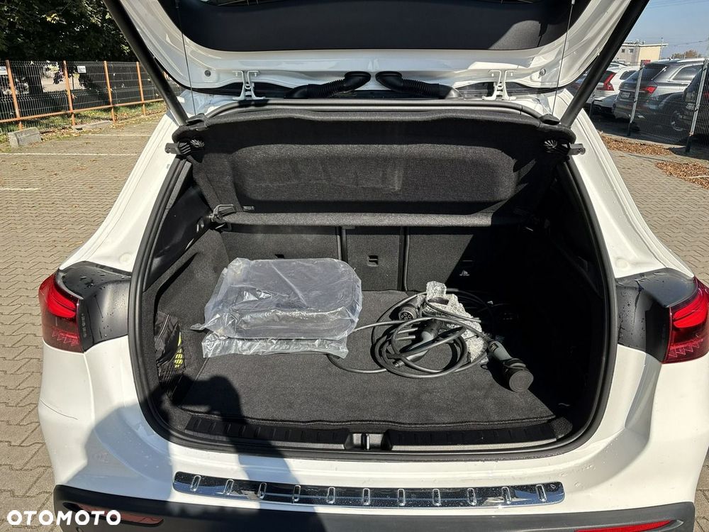 Mercedes-Benz EQA 250+ - 19