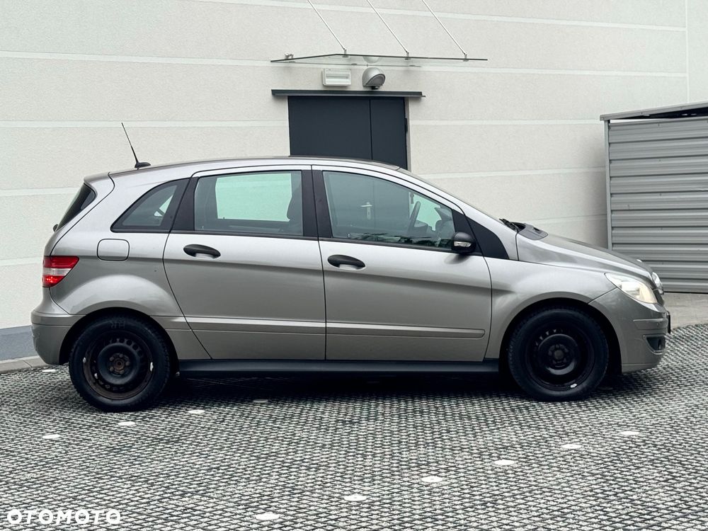 Mercedes-Benz Klasa B 180 CDI Autotronic - 14