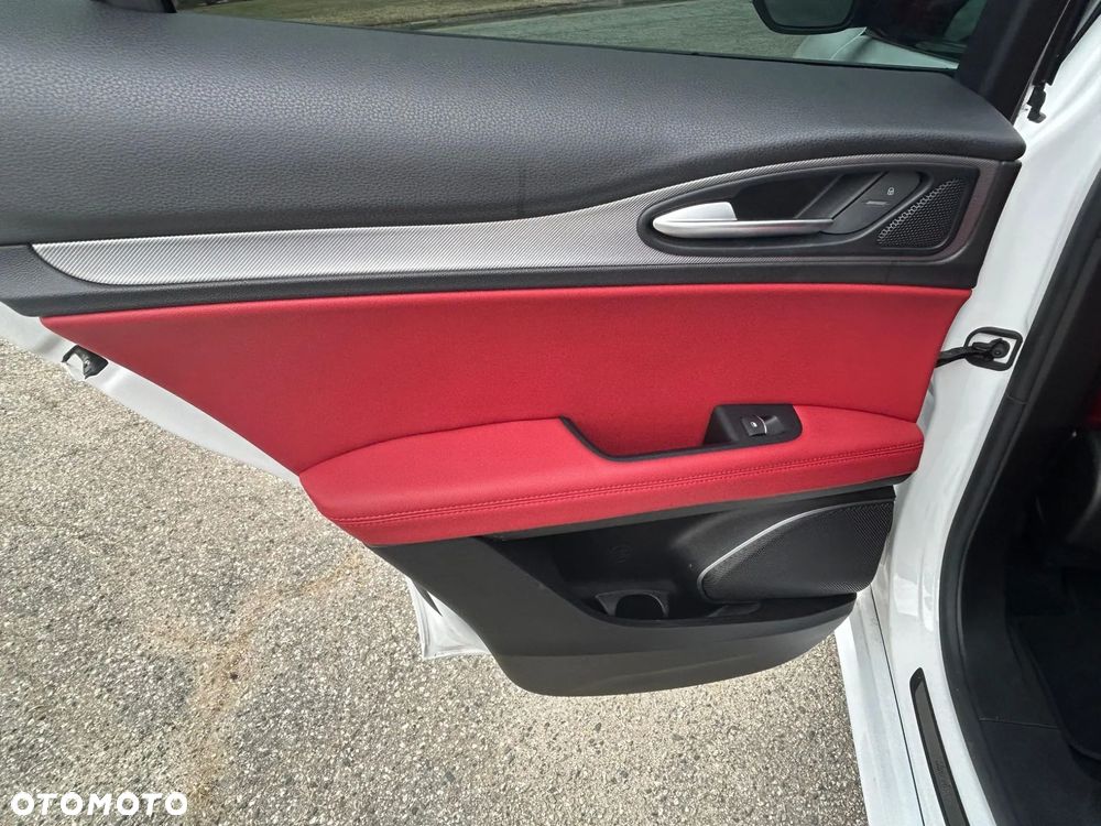 Alfa Romeo Stelvio 2.0 Turbo 16V AT8-Q4 Ti - 17
