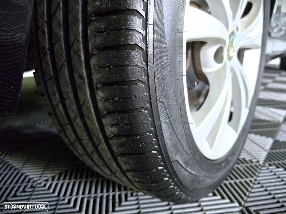 Alfa Romeo Giulietta 1.6 JTDM Distinctive - 39