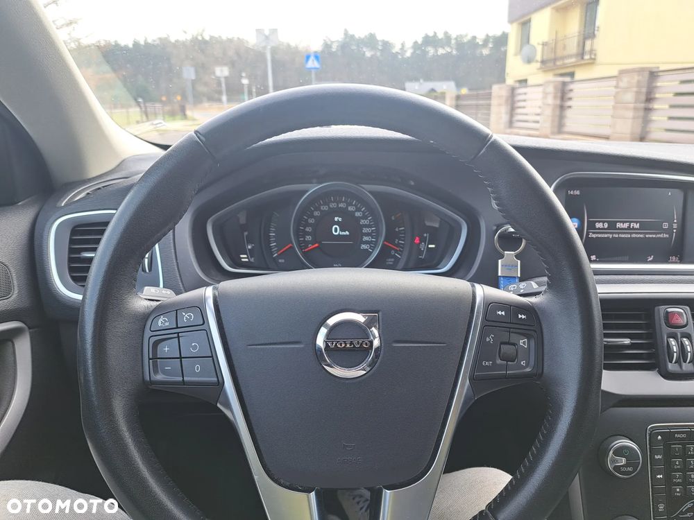 Volvo V40 D2 Momentum - 8