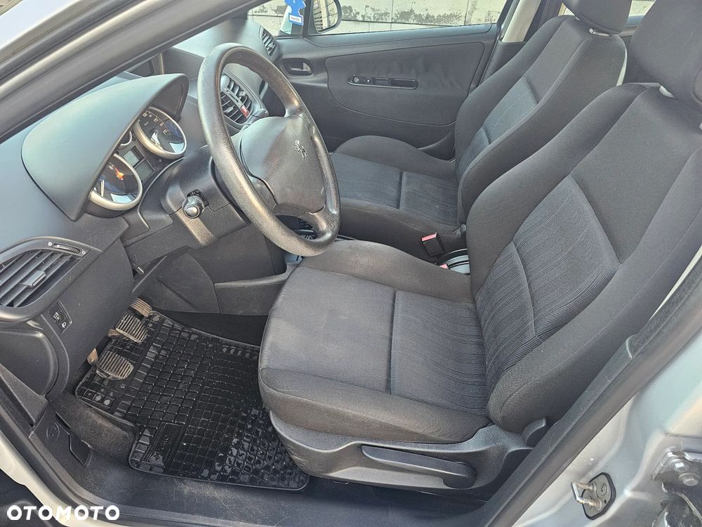 Peugeot 207 1.4 Presence - 9