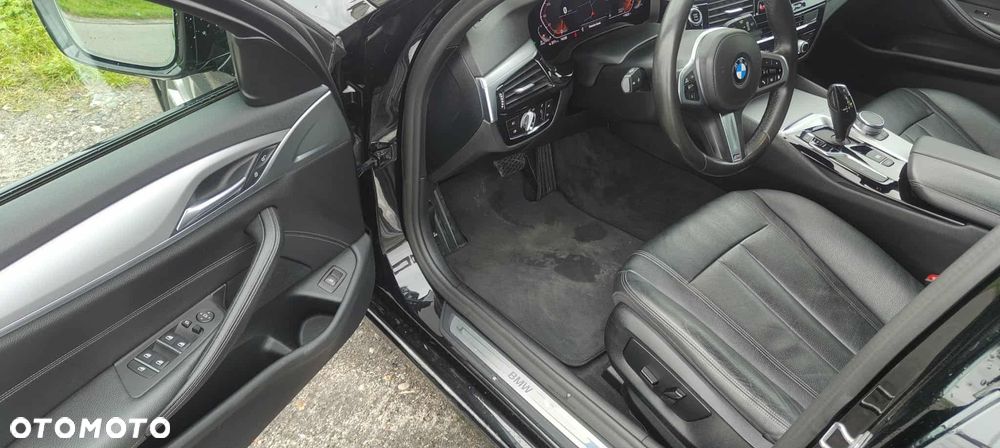 BMW Seria 5 520d M Sport Edition - 16