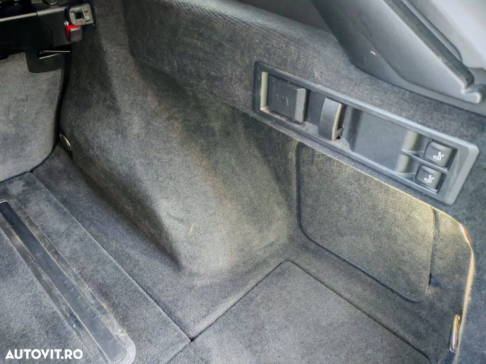 BMW Seria 3 318d Aut. - 10