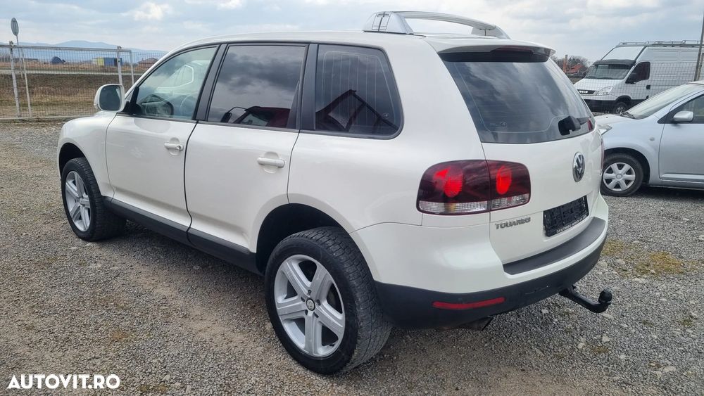Volkswagen Touareg 2.5 R5 TDI DPF Aut. Individual - 24