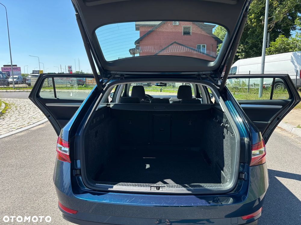Skoda Superb 2.0 TDI Ambition - 14