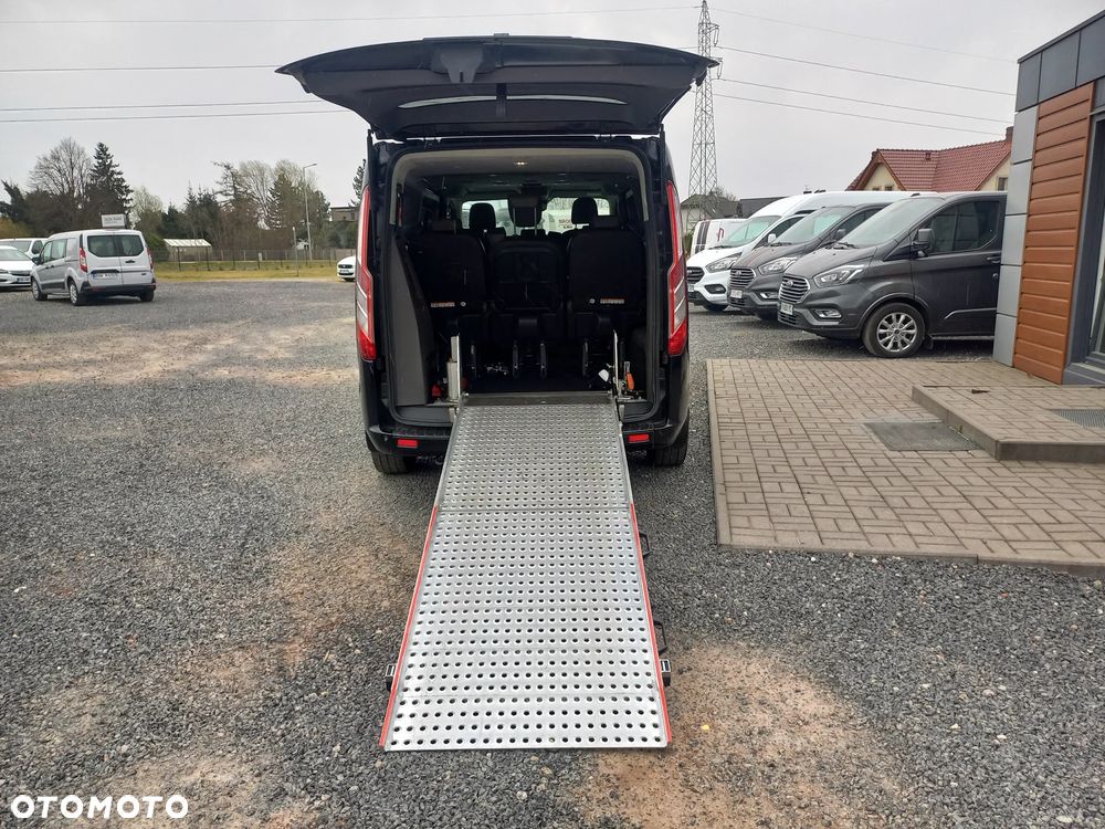 Ford Tourneo Custom - 36