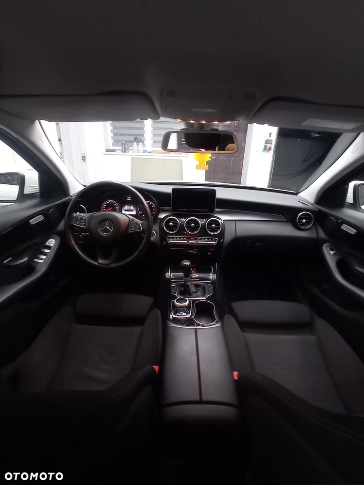 Mercedes-Benz Klasa C 200 CGI BlueEff Classic - 4