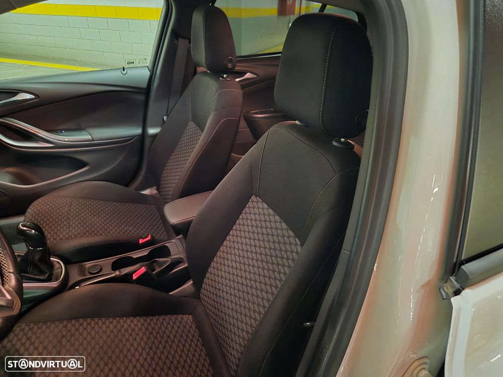 Opel Astra 1.0 Turbo S&S Dynamic - 23