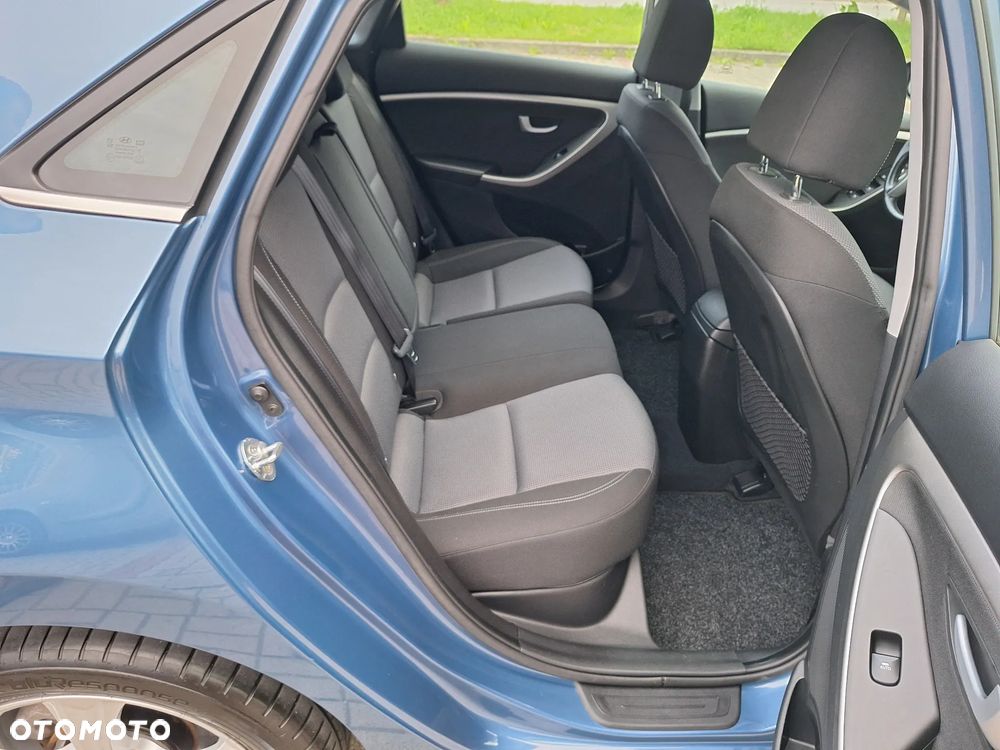 Hyundai i30 blue 1.6 GDI Trend - 23