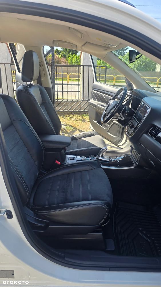 Mitsubishi Outlander 2.0 4WD - 9