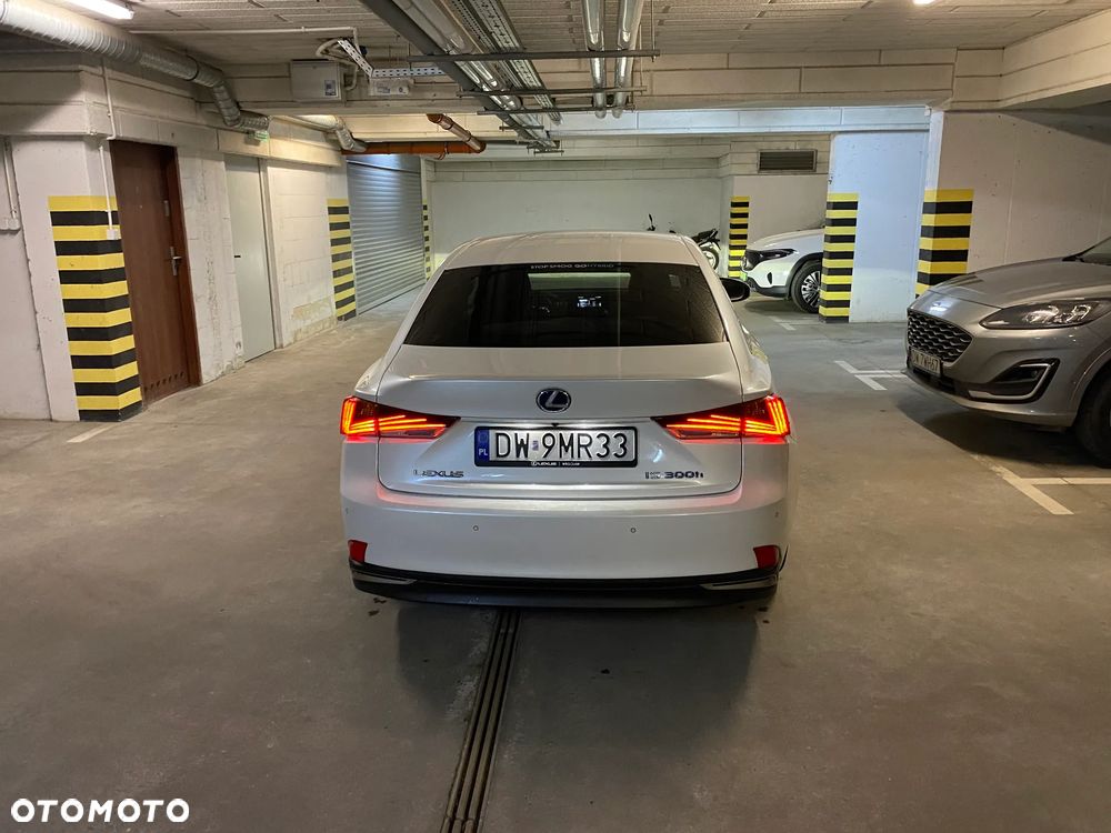 Lexus IS 300h Elegance - 3