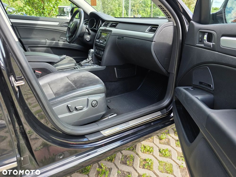 Skoda Superb 2.0 TSI Platinum DSG - 21