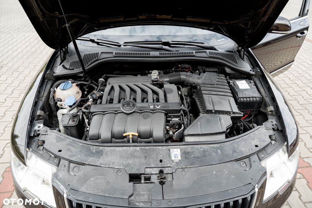 Skoda Superb Combi 3.6 V6 4x4 DSG Elegance - 25