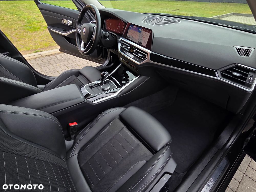 BMW Seria 3 320d M Sport Shadow sport - 22