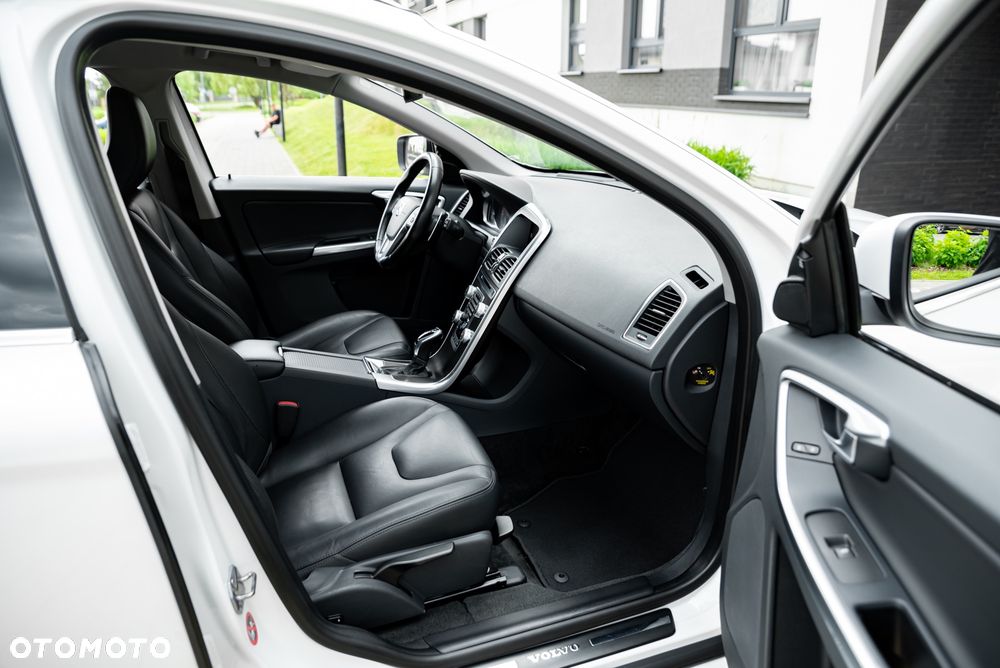 Volvo XC 60 D5 AWD Summum - 23